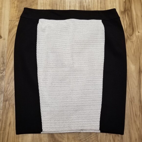 Liz Claiborne Dresses & Skirts - New Liz Claiborne Skirt 1X Womens Stretch Knit Black White Knee Length Pencil
